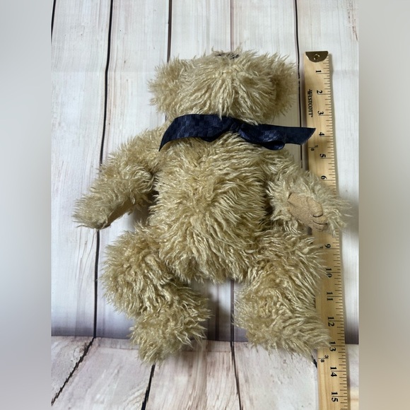 Vintage Boyd’s Bear. Fluffy Cream Plush Bear w/ Navy Bow. - Picture 7 of 9